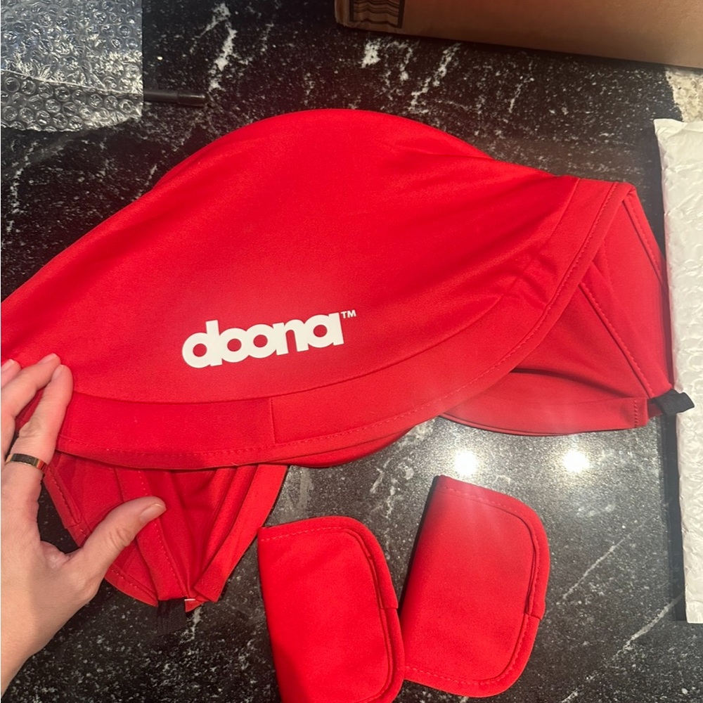Doona Red Kids Accessory Set
